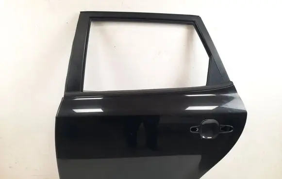 KIA Ceed Rear door