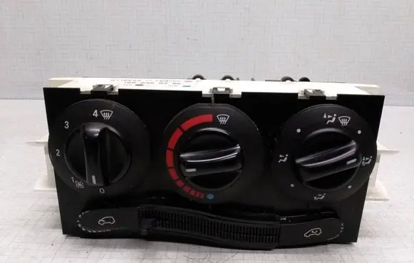 Mercedes-Benz A W168 Climate control unit 1688300385 Q112599