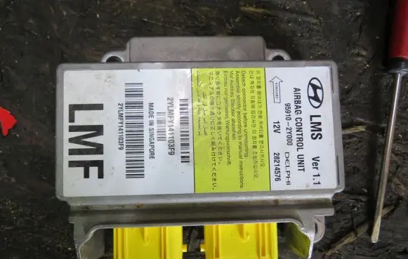 Toyota Prius (XW30) Airbag control unit/module 959102Y000
