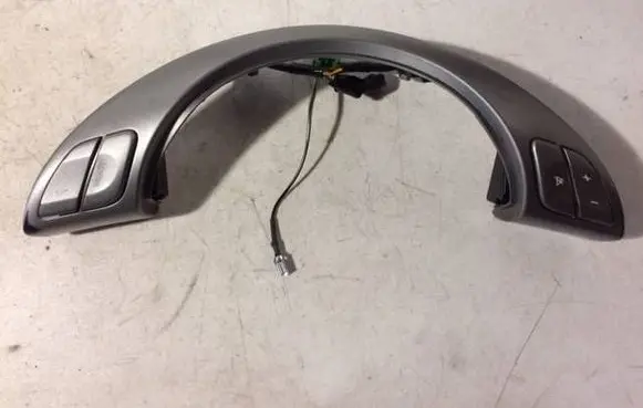 Subaru Tribeca Steering wheel buttons/switches 