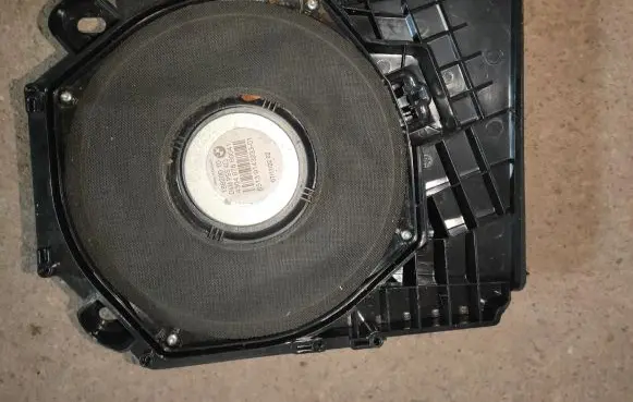 BMW 1 E81 E87 Subwoofer speaker 9143233