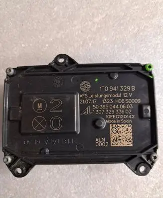 Volkswagen Touran I Voltage converter/converter module 