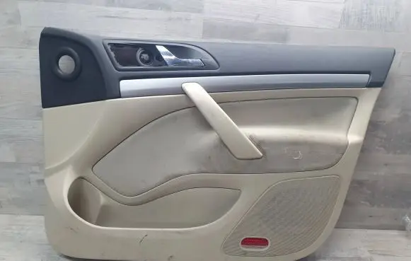Skoda Octavia Mk2 (1Z) Front door card panel trim 1Z1867012
