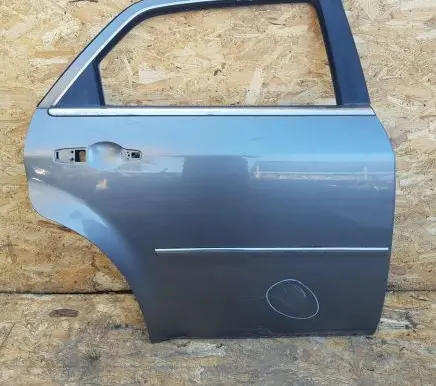 Chrysler 300C Rear door