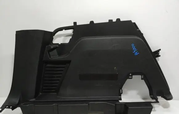 Peugeot 5008 II Trunk/boot side trim panel 9811359677