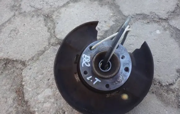 BMW 3 E90 E91 Stub axle 