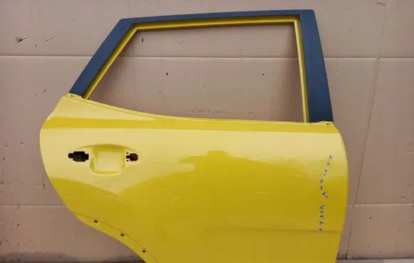KIA Stonic Rear door