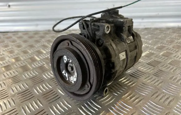 Volkswagen PASSAT B5 Air conditioning (A/C) compressor (pump) 8d0260808