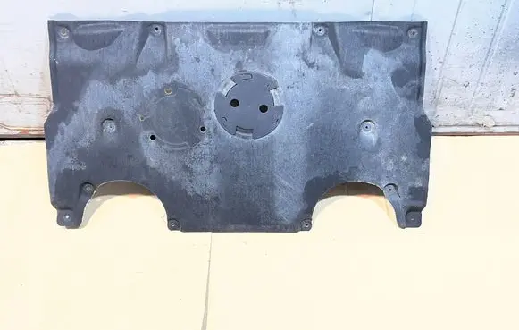 BMW 5 G30 G31 G38 Engine splash shield/under tray 7340171