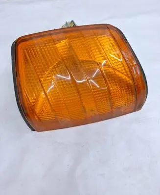 Mercedes-Benz 190 W201 Front indicator light 1305232911