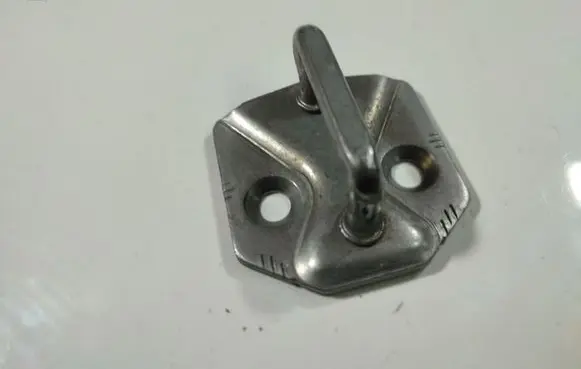 Ford Focus Rear door lock loop/hook striker 31391832
