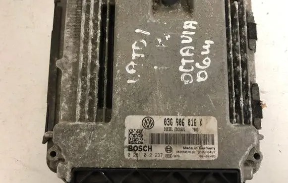 Skoda Octavia Mk2 (1Z) Engine control unit/module 03G906016K 0281012237