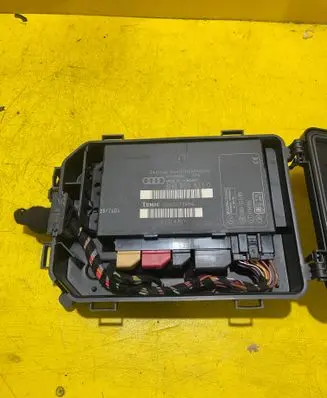 Audi A4 S4 B6 8E 8H Central body control module 