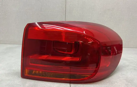 Volkswagen Tiguan Rear/tail lights 5N0945096Q