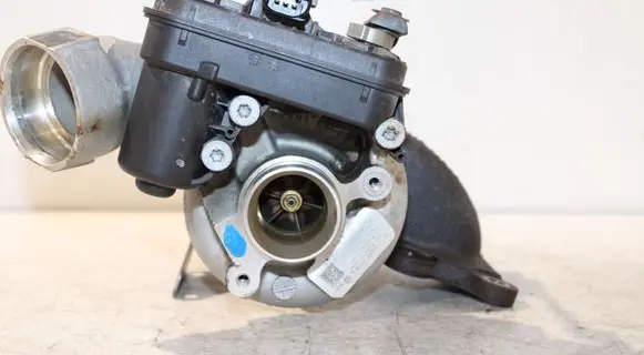Volkswagen PASSAT B8 Turbo 04E145722G