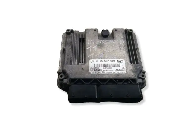 Opel Insignia A Engine control unit/module 55577619 0281017453