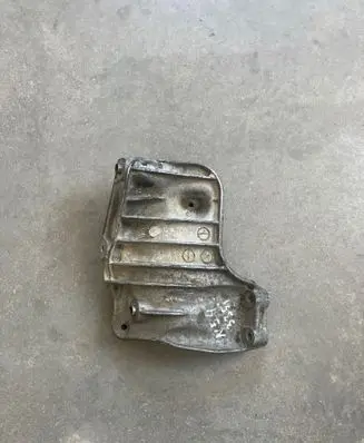 BMW 3 E90 E91 A/C compressor mount bracket 7556836