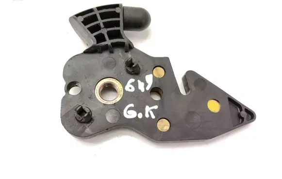 Renault Laguna II Seat back rest lock catch 8200001824