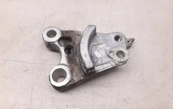 Honda Civic Engine mounting bracket