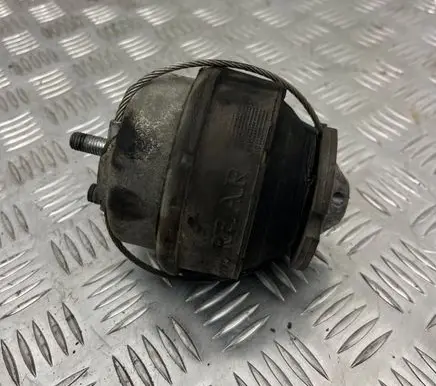Volvo V70 Engine mount bracket 30741397