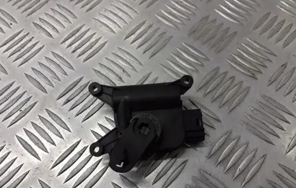 Volkswagen Golf Plus A/C air flow flap actuator/motor 1K0907511B