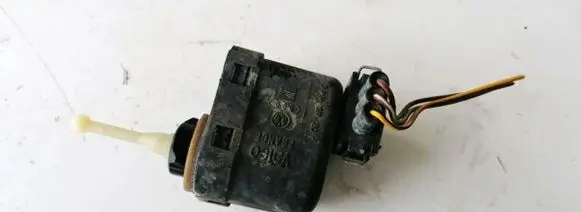Audi A4 S4 B5 8D Headlight level adjustment motor 
