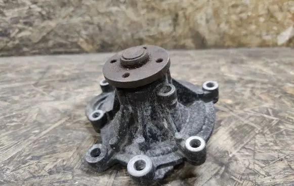 Mercedes-Benz C W204 Water pump 2712010401