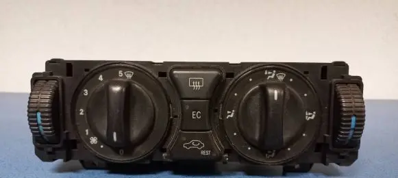 Mercedes-Benz E W210 Climate control unit 2108302885