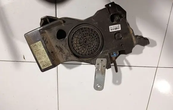 Audi A3 S3 8P Subwoofer speaker 8P4035382
