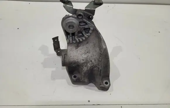 Mercedes-Benz GLK (X204) Engine mounting bracket A6422233604