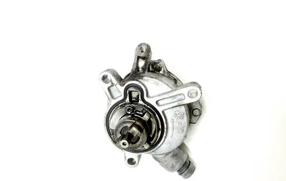 Volvo XC70 Vacuum pump 30677904