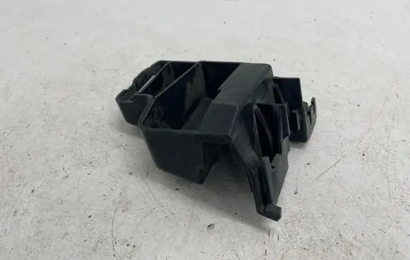 Volkswagen Golf VI Rear bumper mounting bracket 5K6807394A