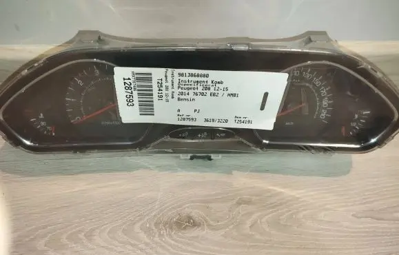 Peugeot 208 Speedometer (instrument cluster) 9805400380 E137HWJ2 E137SWLL1100