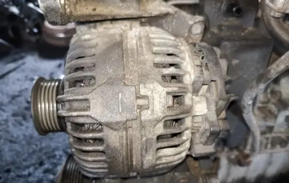 Volvo S80 Generator/alternator 8637847 0124525001