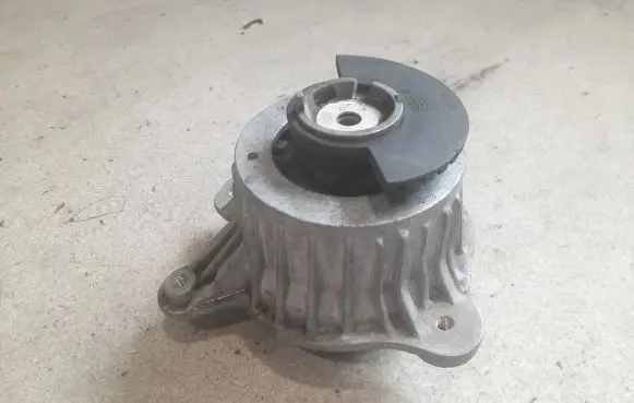 Mercedes-Benz E W238 Engine mount bracket A2132400500