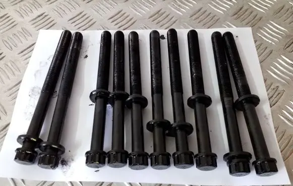 KIA Sorento Cylinder head bolts 