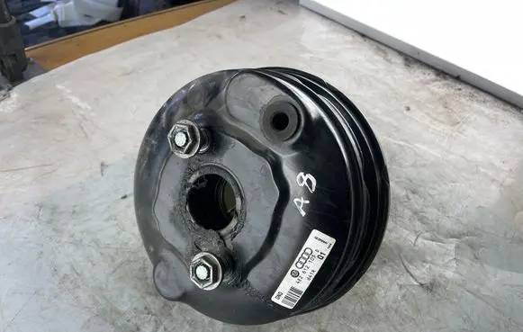 Audi A8 S8 D3 4E Brake booster 4E2612105 4E2612105D