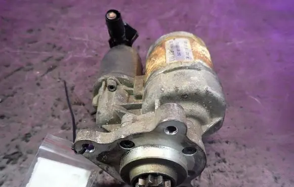 Skoda Fabia Mk1 (6Y) Starter motor 047911023G