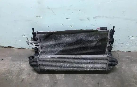 Ford Focus Radiator set 8V619L440AC 0130307142