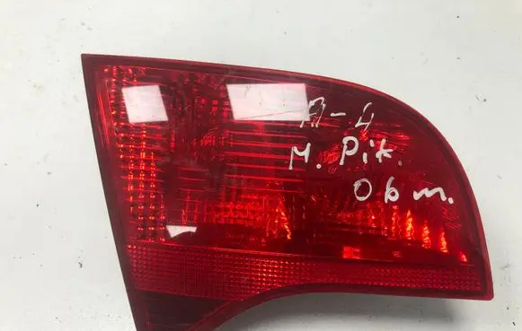 Audi A4 S4 B7 8E 8H Tailgate rear/tail lights 8E9945093