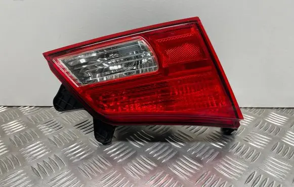 Subaru Outback Tailgate rear/tail lights 2ZR946094