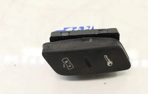 Volkswagen Golf V Central locking switch button 1K0962125