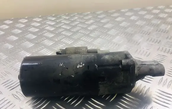 Mercedes-Benz E W211 Starter motor A0061516201
