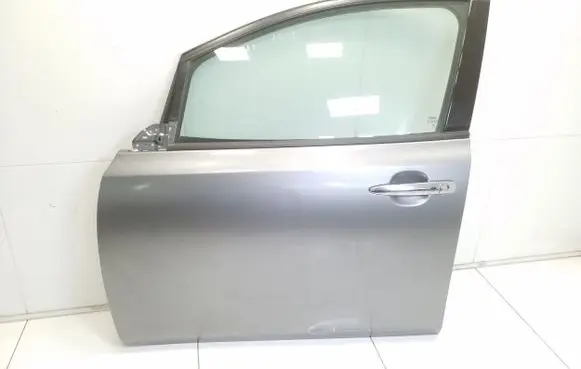 Nissan Leaf II (ZE1) Front door