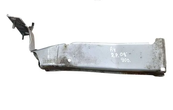 Audi A4 S4 B8 8K Fender mounting bracket 8K0821136A