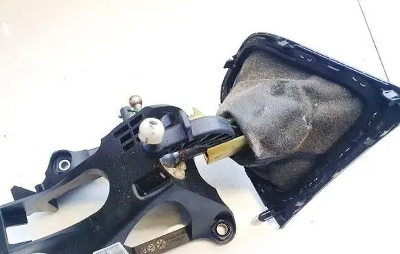 Toyota Auris 150 Gear shifter/selector 112102102
