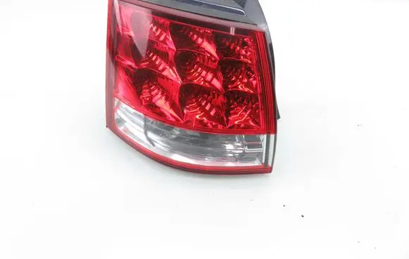 Citroen C-Crosser Rear/tail lights 22087920
