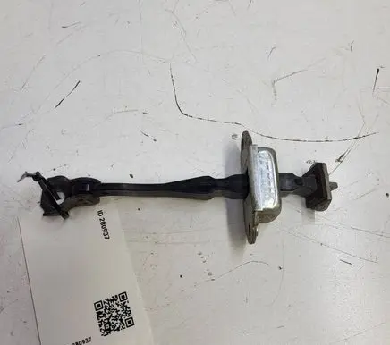 Nissan Leaf I (ZE0) Front door check strap stopper