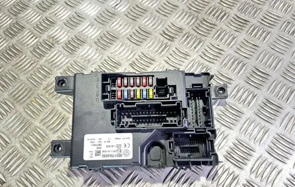 Fiat Punto (199) Fuse module 00517954280 28070021