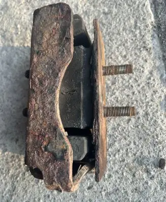 Iveco Daily 4th gen Engine mount bracket